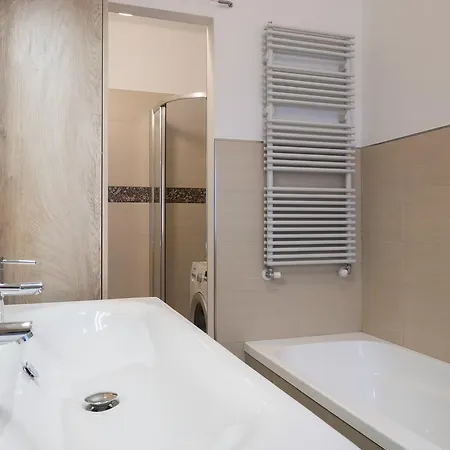 Flats4rent Orazio ורונה