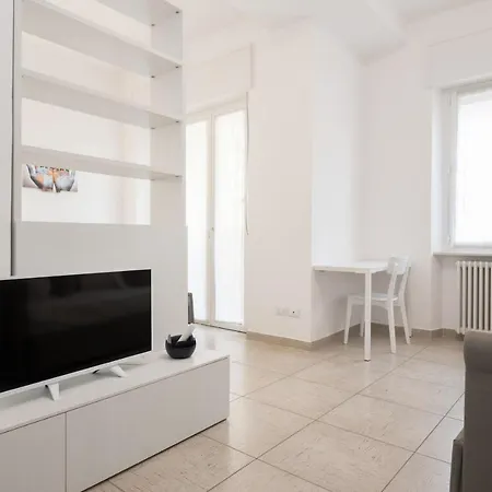 Flats4rent Orazio דירה
